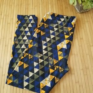 GUC Lularoe TC Leggings Quilted Triangles